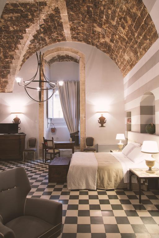 Palazzo Trigona Suites Noto Chambre photo